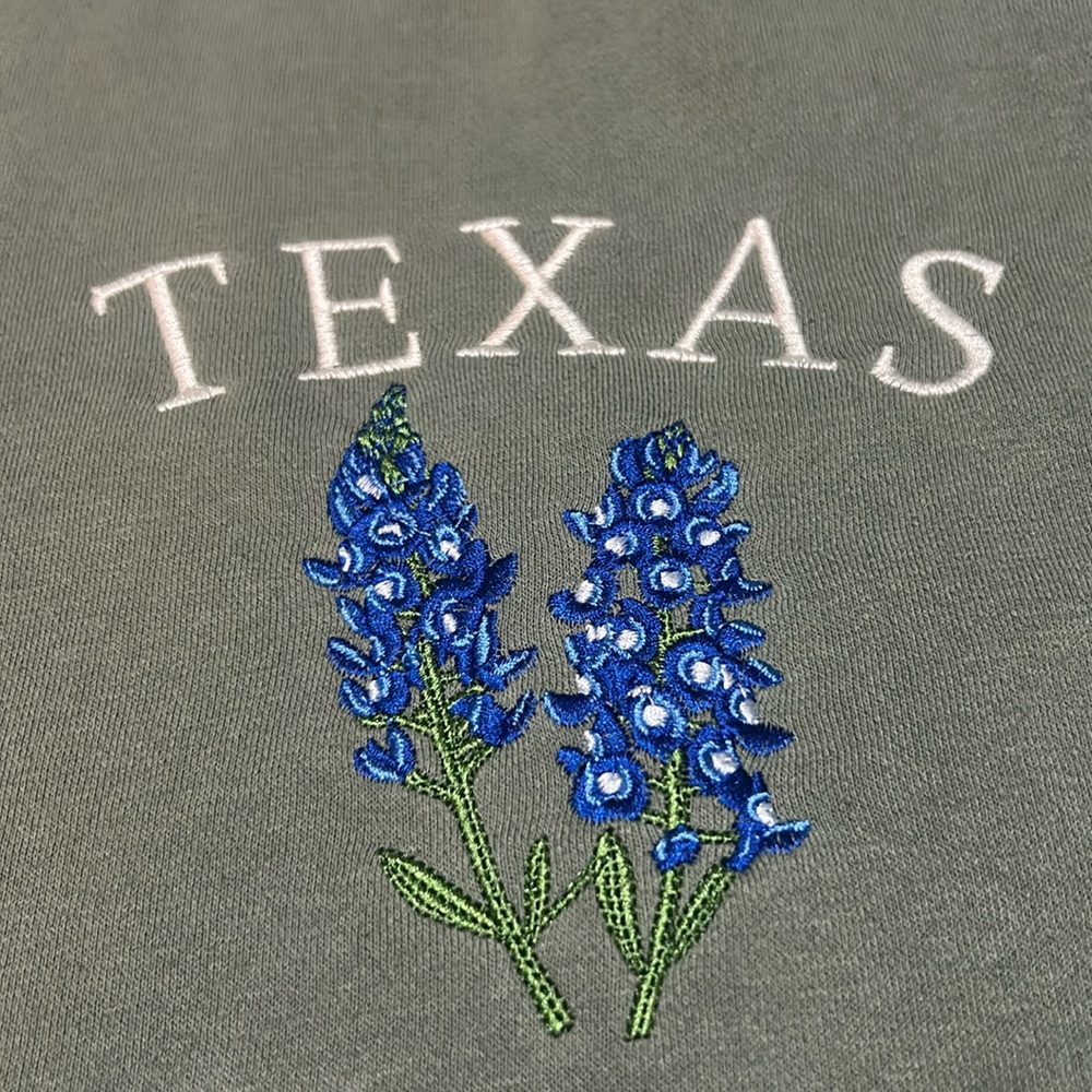 NWT Ladies Sweatshirt with Texas Bluebonnet Embroidered Green M, L, XL